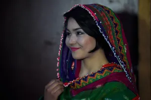 Portrait Prints: Fashion-Afghanistan-Farhangsara