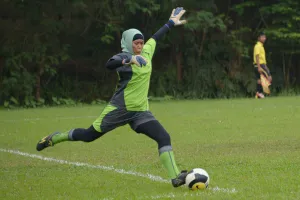 Full Lengh Action Prints: Fbl-Indonesia-Feature-Women