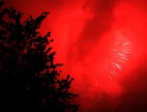 Prints of A Fireworks celebrating Independence Day lights up the night sky 04 July 2007, in Pacific Palissades, near Los Angeles, California. AFP PHOTO GABRIEL BOUYS / AFP PHOTO / GABRIEL BOUYS USA Prints: US - Fourth of July - Fireworks