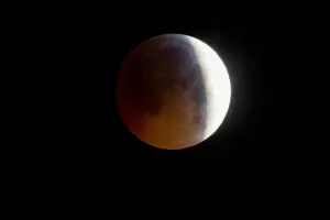 France-Astronomy-Eclipse-Moon-Environment-Lune