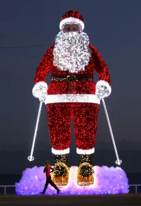 Christmas - Xmas Prints: France-Christmas-Lights-Feature