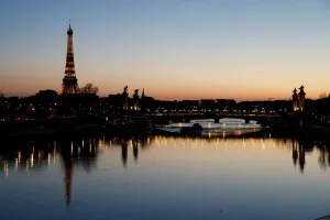 FRANCE-FEATURES-WEATHER-EIFFEL TOWER FRANCE-FEATURES-WEATHER-EIFFEL TOWER