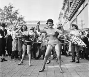 Vintage And Archive Prints: France-Game-Hula Hoop