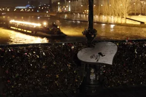 Love Prints: France-Paris-Bridge-Love