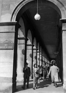 France-Paris-Daily Life