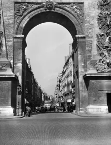France-Paris-Daily Life