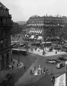 France-Paris-Daily Life