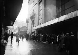 France-Paris-Daily Life-Cinema