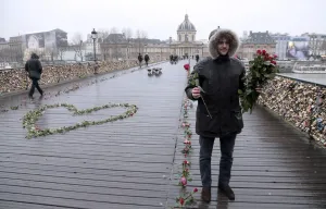 France-Paris-Love-Roses