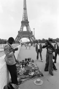 Eiffel Tower Prints: France-Paris-Tourism-Feature-Trade