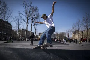 Lifestyle Prints: France-Skateboard-Lifestyle