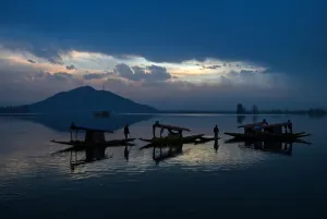 Lake Prints: India-Kashmir-Society-Weather