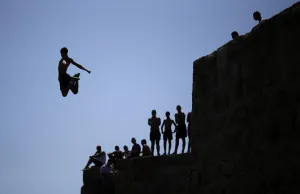 Jumping Prints: Israel-Feature