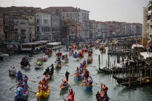 Travel Prints: Italy-Carnival-Venice-Tourism-Culture-Lifestyle