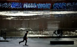 Skate Prints: Italy-Rome-Tiber-Feature-Skate
