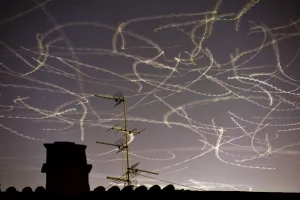 <b class=qtipBold><figcaption>Italy-Seagulls</figcaption></b><br>This picture taken with a slow exposure shows seagulls flying in the sky over Rome on May 2, 2013. AFP PHOTO / GABRIEL BOUYS / AFP PHOTO / GABRIEL BOUYS<br><em>© Copyright Agence France-Presse (AFP) - All Rights Reserved</em> Italy-Seagulls