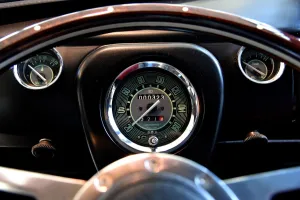 Italy-Vintage-Vw-Kombi-Feature
