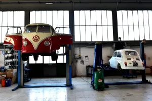 Italy-Vintage-Vw-Kombi-Feature