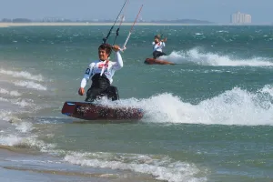 Kitesurfing-Windsurfing-World-Fra Kitesurfing-Windsurfing-World-Fra