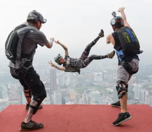 Malaysia-Lifestyle-Basejumping
