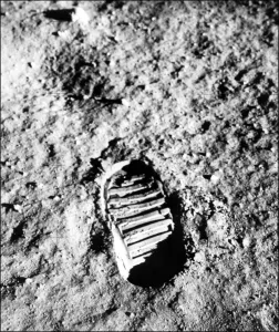 MOON-APOLLO XI-FOOTPRINT