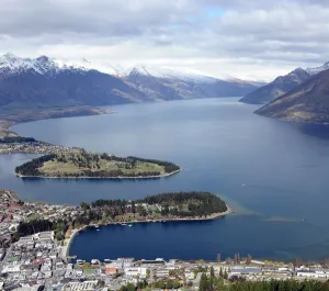 <b class=qtipBold><figcaption>New Zealand-Queenstown-Feature</figcaption></b><br>A general view of Queenstown in New Zealand taken from Ben Lomond mountain on September 14, 2011. AFP PHOTO / PAUL ELLIS / AFP PHOTO / PAUL ELLIS<br><em>© Copyright Agence France-Presse (AFP) - All Rights Reserved</em> New Zealand-Queenstown-Feature