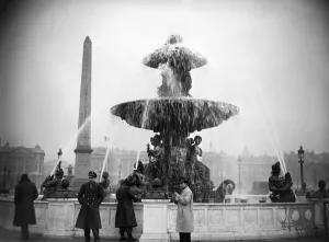Vintage And Archive Prints: Paris-Feature-Concorde