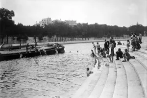 PARIS-SEINE-SUMMER