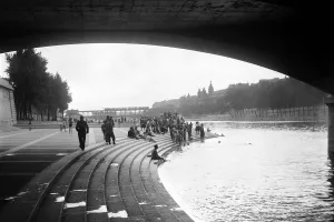 PARIS-SEINE-SUMMER