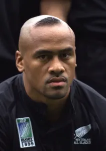 <b class=qtipBold><figcaption>Rugby-Wc99-Nzl-Ita-Lomu</figcaption></b><br>New Zealand winger Jonah Lomu poses for photographers before the Rugby World Cup first-round match between New Zealand and Italy at the McAlpine stadium in Huddersfield 14 October 1999. New Zealand won 101-3. AFP PHOTO / AFP PHOTO / GERRY PENNY<br><em>© Copyright Agence France-Presse (AFP) - All Rights Reserved</em> Rugby-Wc99-Nzl-Ita-Lomu