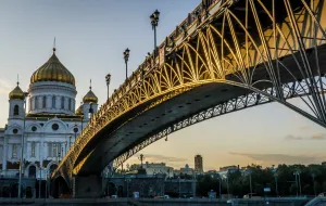 <b class=qtipBold><figcaption>RUSSIA-TOURISM-FEATURE</figcaption></b><br>A photo taken on September 7, 2017 shows the Patriarshy Bridge and the Christ the Savior Cathedral in Moscow during sunset. / AFP PHOTO / Mladen ANTONOV<br><em>© Copyright Agence France-Presse (AFP) - All Rights Reserved</em> RUSSIA-TOURISM-FEATURE