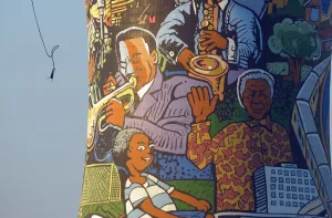 Images Dated 29th June 2013: Safrica-Mandela-Health
