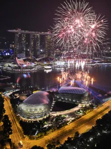 <b class=qtipBold><figcaption>Singapore-New-Year</figcaption></b><br>New Year fireworks burst over the Marina Bay skyline in Singapore on January 1, 2017. / AFP PHOTO / ROSLAN RAHMAN<br><em>© Copyright Agence France-Presse (AFP) - All Rights Reserved</em> Singapore-New-Year