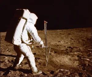 Space-Moon-Apollo Xi-Aldrin