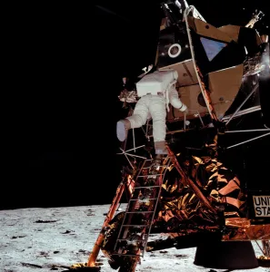 Back View Prints: Space-Moon-Lem-Apollo Xi-Aldrin