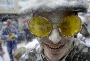 <b class=qtipBold><figcaption>Spain-Carnival-Flour</figcaption></b><br>People enjoy and participate in the "Flour battle" during the carnival festival in the village of Xinzo, northwestern Spain, on January 24, 2010. AFP PHOTO/MIGUEL RIOPA / AFP PHOTO / MIGUEL RIOPA<br><em>© Copyright Agence France-Presse (AFP) - All Rights Reserved</em> Spain-Carnival-Flour