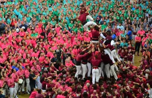 Spain-Catalonia-Human-Towers-Castels