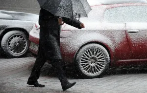 Umbrella Prints: Ukraine-Weather-Snowfall-Feature