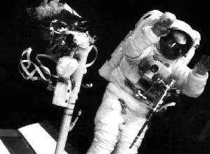 Telescope Prints: Us-Astronaut Waves from Spac