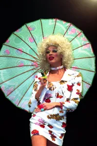 Model Prints: Us-Betsey Johnson Parasol-C