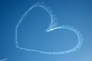 Heart Shaped Prints: Us-Feature-Plane-Love