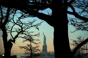 Nature Prints: Us-Lifestyle-State of Liberty