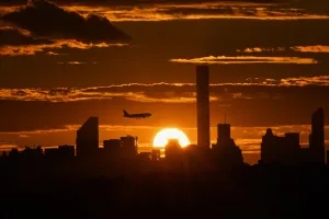 <b class=qtipBold><figcaption>Us-New York-Skyline-Sunset</figcaption></b><br>The New York skyline is seen at sunset the USTA Billie Jean King National Tennis Center on Day 10 of the US Open tennis tournament in New York on September 7, 2016. / AFP PHOTO / EDUARDO MUNOZ ALVAREZ<br><em>© Copyright Agence France-Presse (AFP) - All Rights Reserved</em> Us-New York-Skyline-Sunset