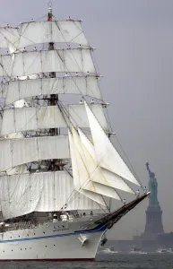 Statue Prints: Us-Opsail-Kaiwo Maru