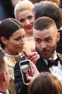 Us-Oscars-Fan-Arrivals