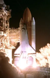 Space Shuttle Prints: Us-Shuttle Endeavour on Launch Pad