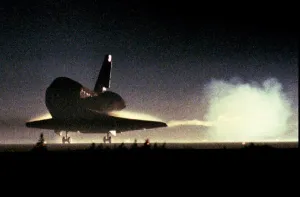 Us-Space Shuttle Lands Us-Space Shuttle Lands