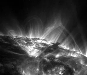 Us-Sun-Coronal Loops