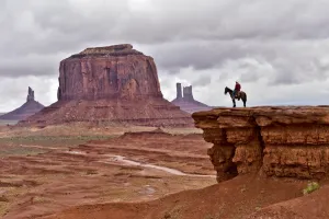<b class=qtipBold><figcaption>Us-Tourism-Monument Valley-Horse</figcaption></b><br>A Navajo man on a horse poses for tourists in front of the Merrick Butte in Monument Valley Navajo Tribal Park, Utah, on May 16, 2015. AFP PHOTO / MLADEN ANTONOV / AFP PHOTO / MLADEN ANTONOV<br><em>© Copyright Agence France-Presse (AFP) - All Rights Reserved</em> Us-Tourism-Monument Valley-Horse