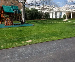 The White House Prints: Us-White House-Play Area